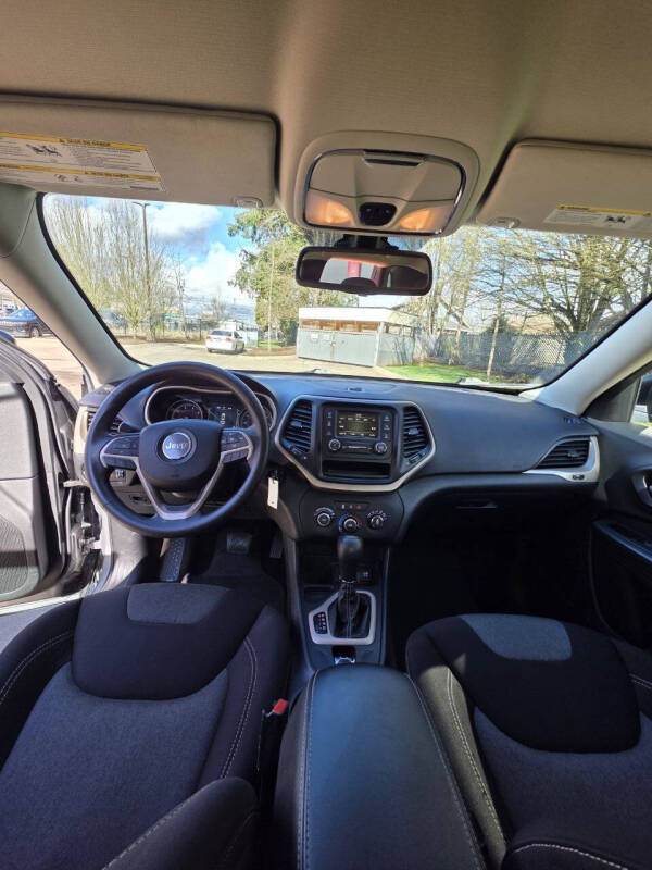 2015 Jeep Cherokee Sport