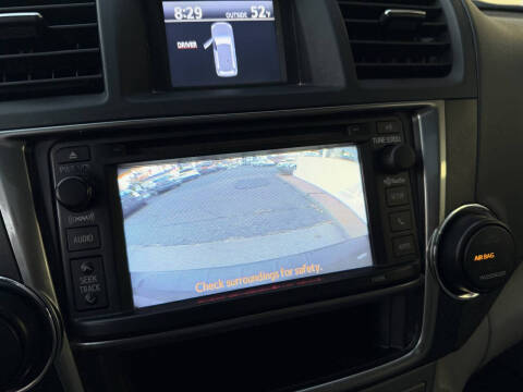 2013 Toyota Highlander SE