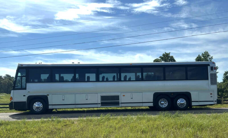 2004 Motor Coach Industries D4500