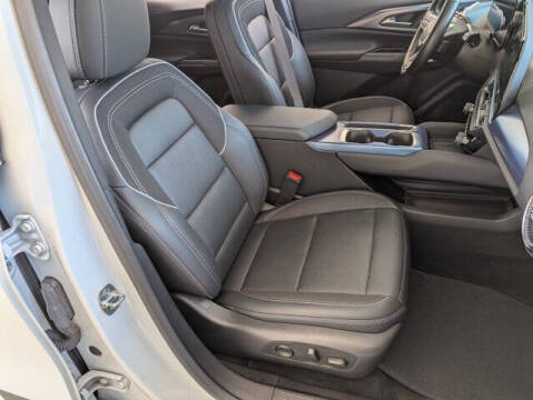 2025 Chevrolet Equinox EV LT 2