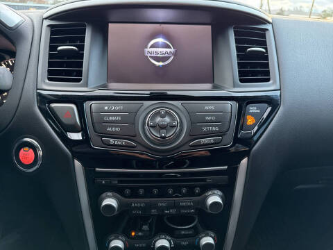 2019 Nissan Pathfinder SV