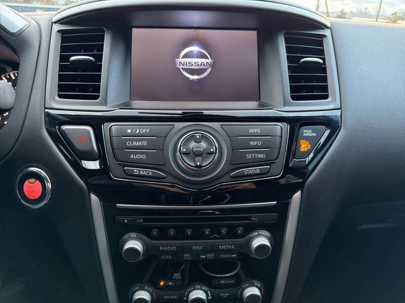 2019 Nissan Pathfinder SV