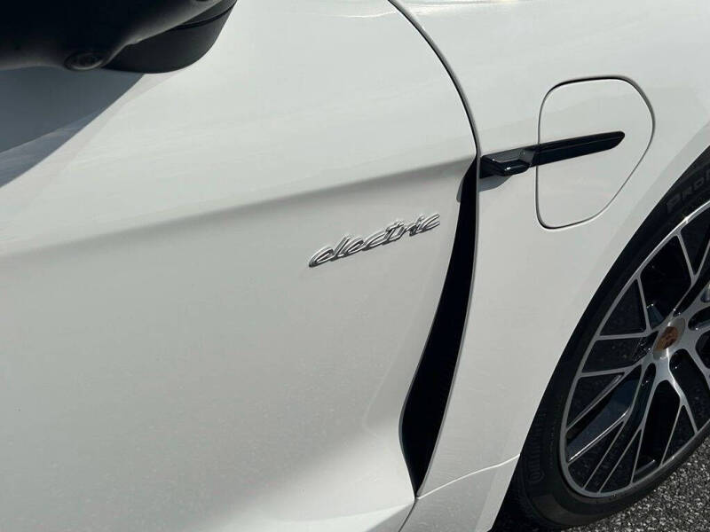 2025 Porsche Taycan