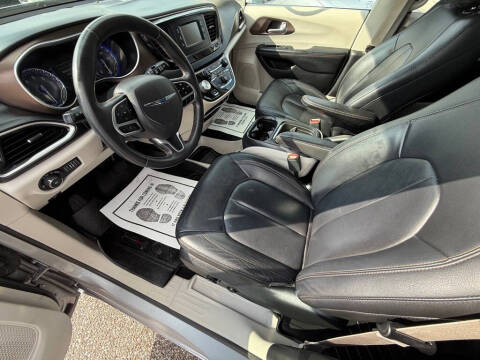 2017 Chrysler Pacifica Touring-L