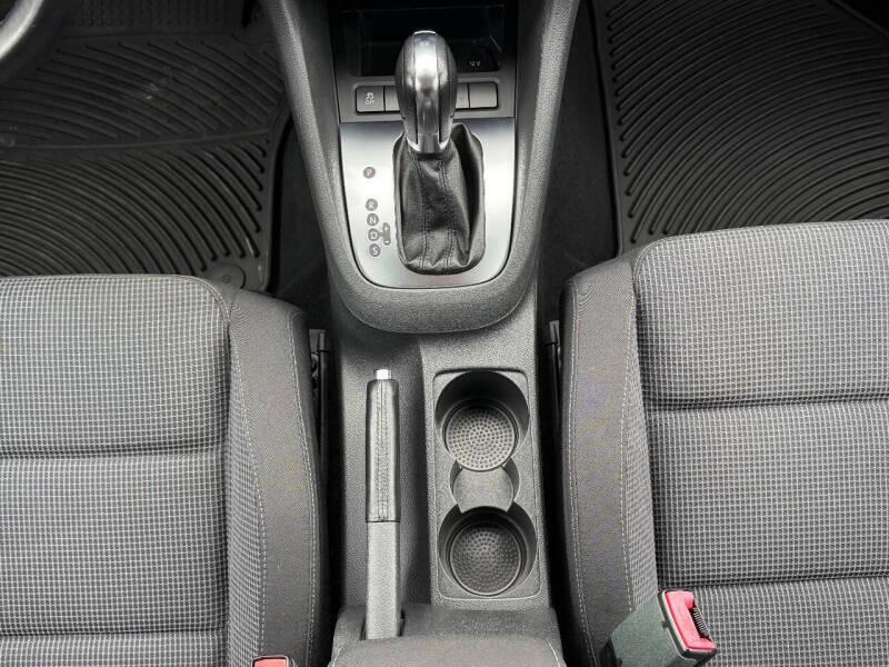 2013 Volkswagen Golf 2.5L PZEV