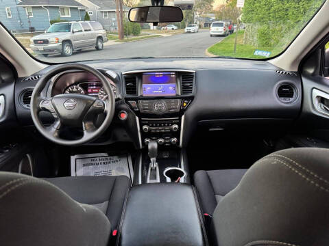 2018 Nissan Pathfinder SV