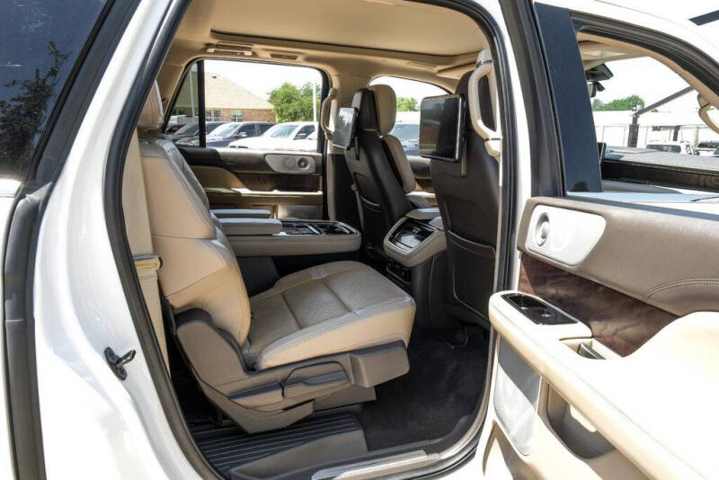 2023 Lincoln Navigator L Reserve