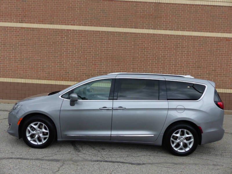 2020 Chrysler Pacifica Touring L