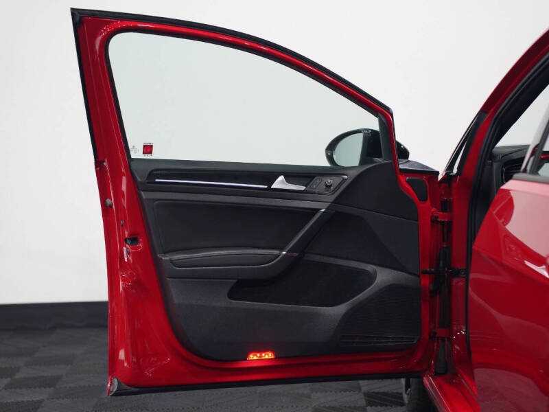 2016 Volkswagen Golf R 4Motion