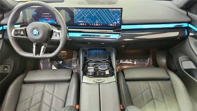 2025 BMW i5 eDrive40