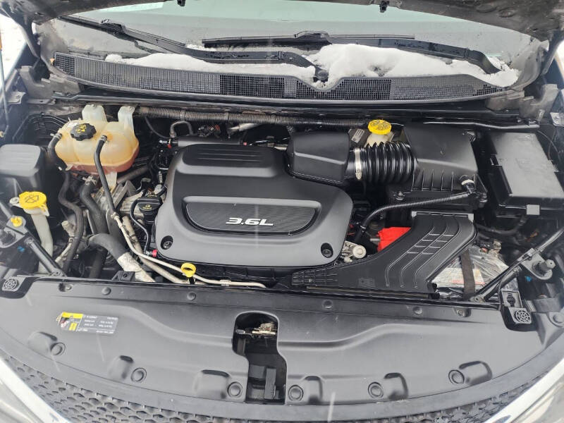 2017 Chrysler Pacifica Touring-L Plus