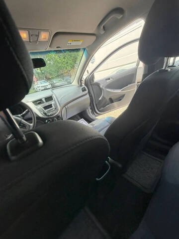2016 Hyundai Accent SE