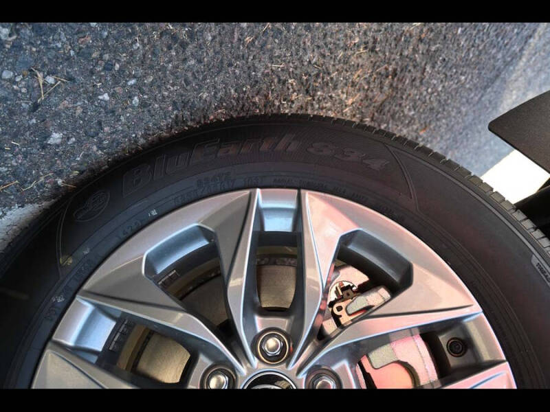 2025 Toyota Sienna LE 8-Passenger