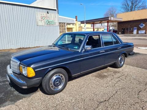1978 Mercedes-Benz 240-Class for sale at Cody's Classic & Collectibles, LLC in Stanley WI