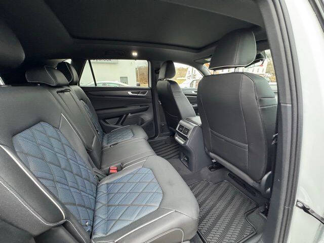 2026 Volkswagen Atlas Cross Sport SEL Premium R-Line 4Motion