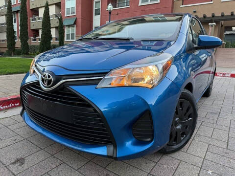2016 Toyota Yaris 3-Door LE