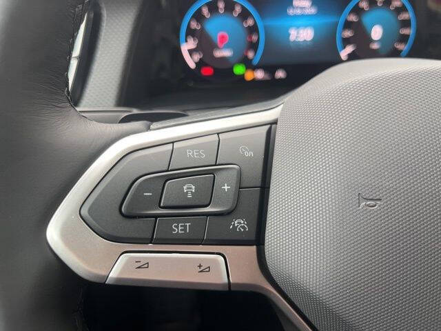 2026 Volkswagen Atlas Cross Sport SEL Premium R-Line 4Motion