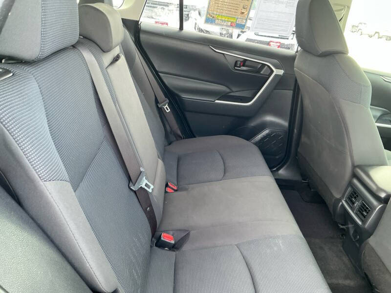 2020 Toyota RAV4 Hybrid LE