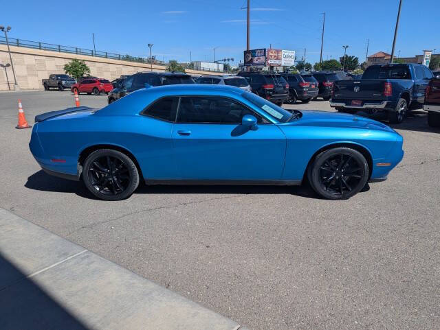 2016 Dodge Challenger SXT Plus