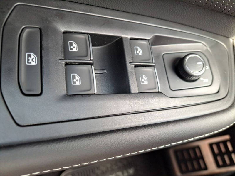 2026 Volkswagen Atlas Cross Sport SEL R-Line Black 4Motion