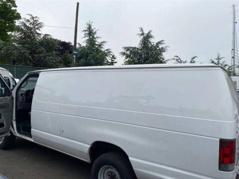 2013 Ford E-Series E-350 SD