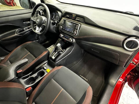 2022 Nissan Versa SR