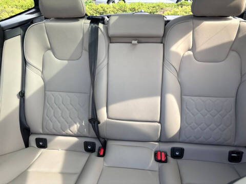 2026 Volvo XC60 T8 Plus