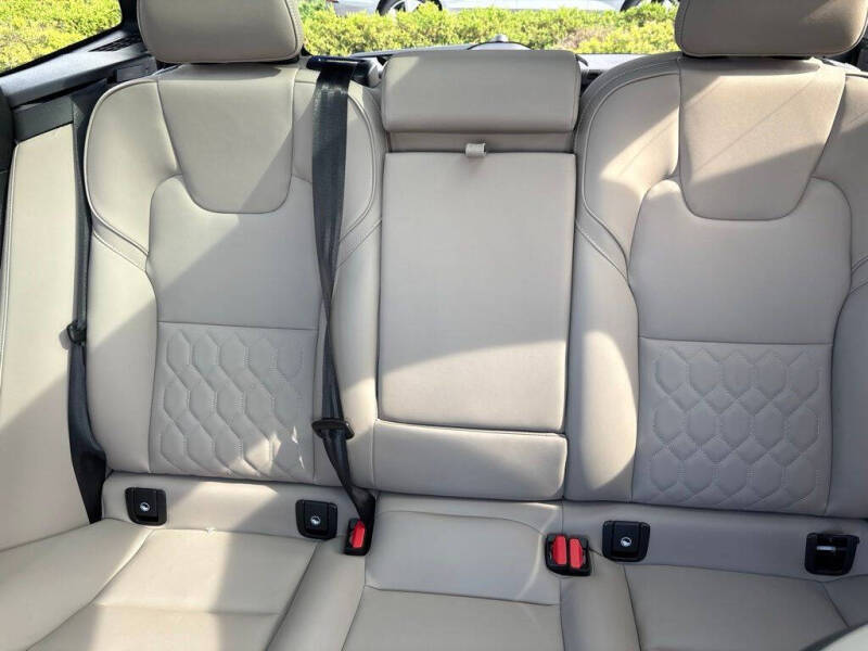 2026 Volvo XC60 T8 Plus