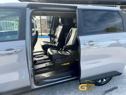 2023 Kia Carnival EX