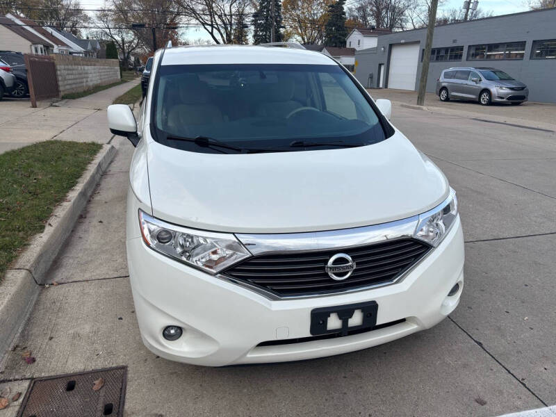 2015 Nissan Quest SV photo 3