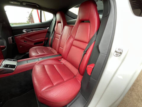 2014 Porsche Panamera 4