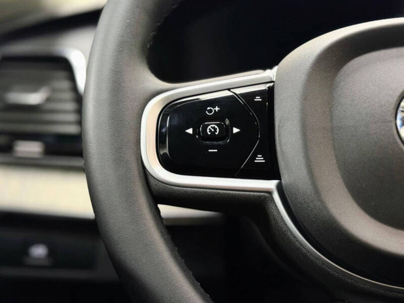 2023 Volvo XC90 B6 Ultimate Bright Theme 6P