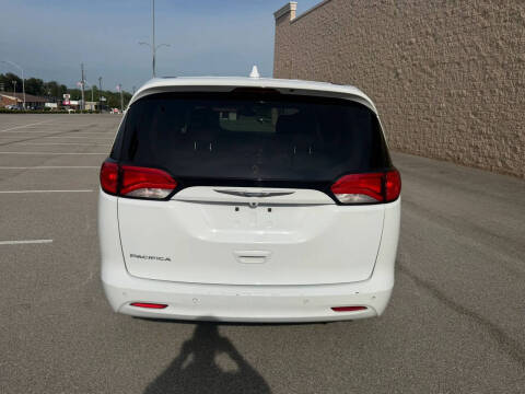 2017 Chrysler Pacifica Touring