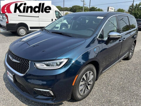 2023 Chrysler Pacifica Plug-In Hybrid for sale at Kindle Auto Plaza in Cape May Court House NJ