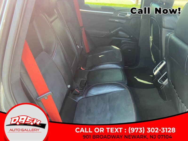 2013 Porsche Cayenne GTS