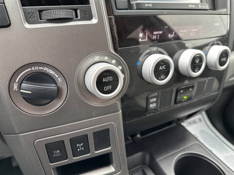 2016 Toyota Sequoia SR5