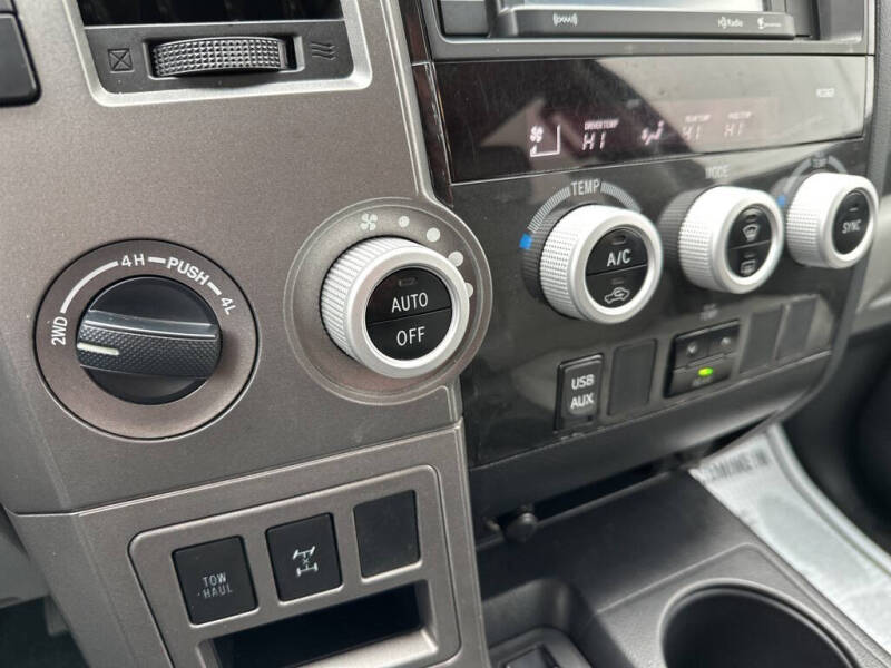 2016 Toyota Sequoia SR5