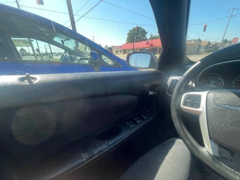 2013 Chrysler 200 Touring