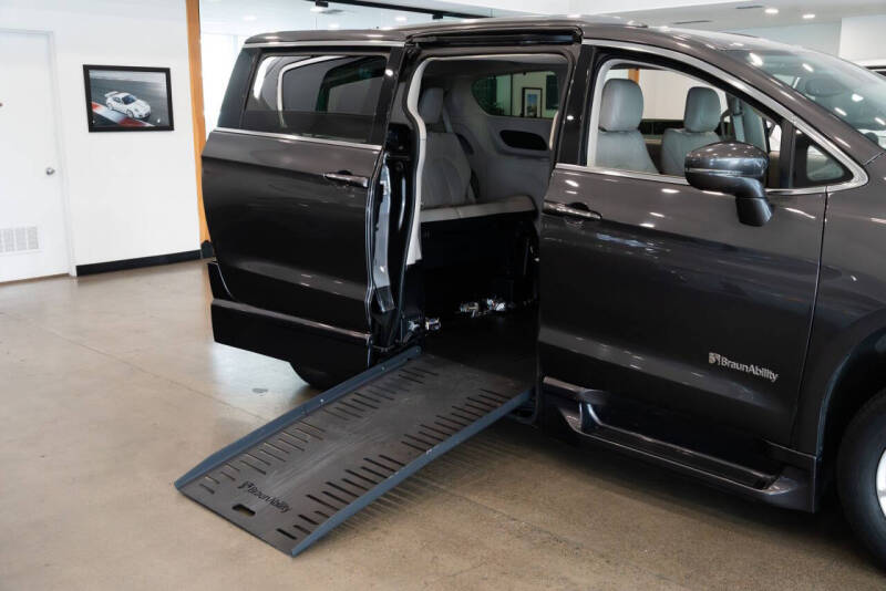 2021 Chrysler Pacifica Touring L