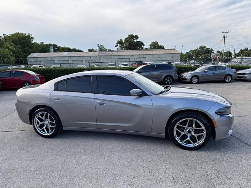 2016 Dodge Charger SE