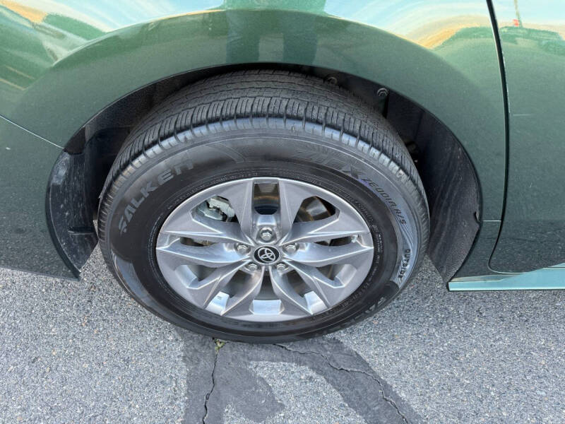 2024 Toyota Sienna LE 8-Passenger