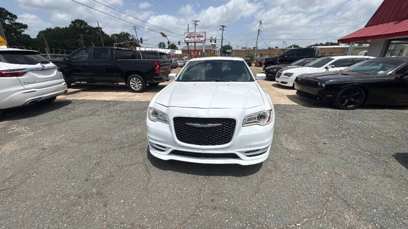 2017 Chrysler 300 Limited