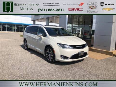 2017 Chrysler Pacifica for sale at CAR MART in Union City TN