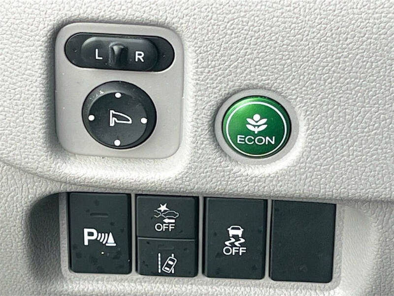 2021 Honda Pilot Touring w/Rear Captain's Chairs