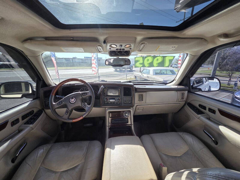 2004 Cadillac Escalade
