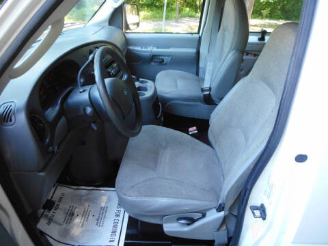 2004 Ford E-Series E-350 SD