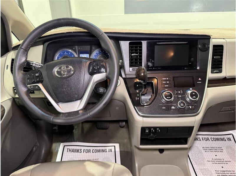 2017 Toyota Sienna