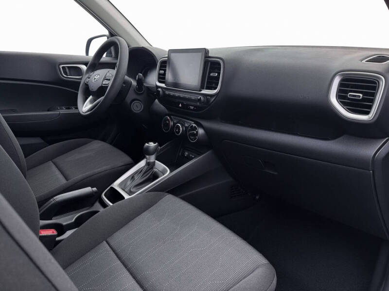 2026 Hyundai Venue SE