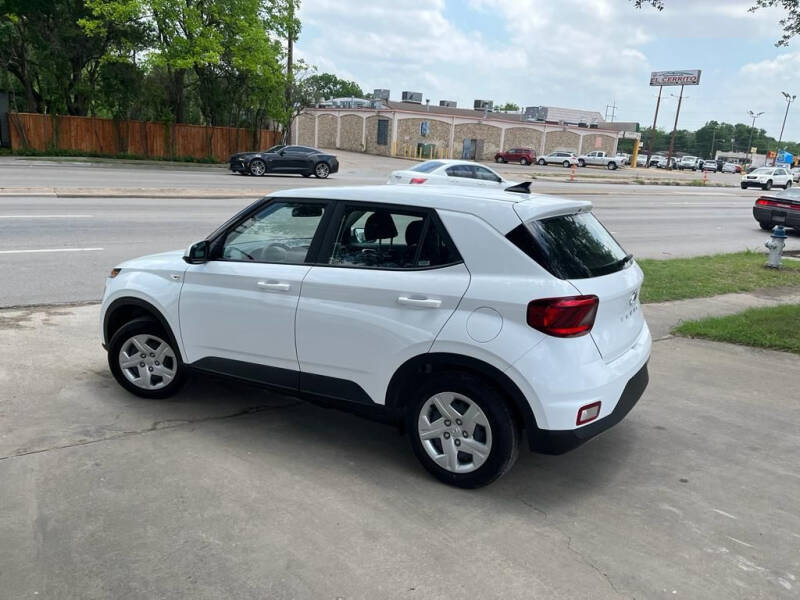 Used 2020 Hyundai Venue SE with VIN KMHRB8A35LU032654 for sale in Dallas, TX