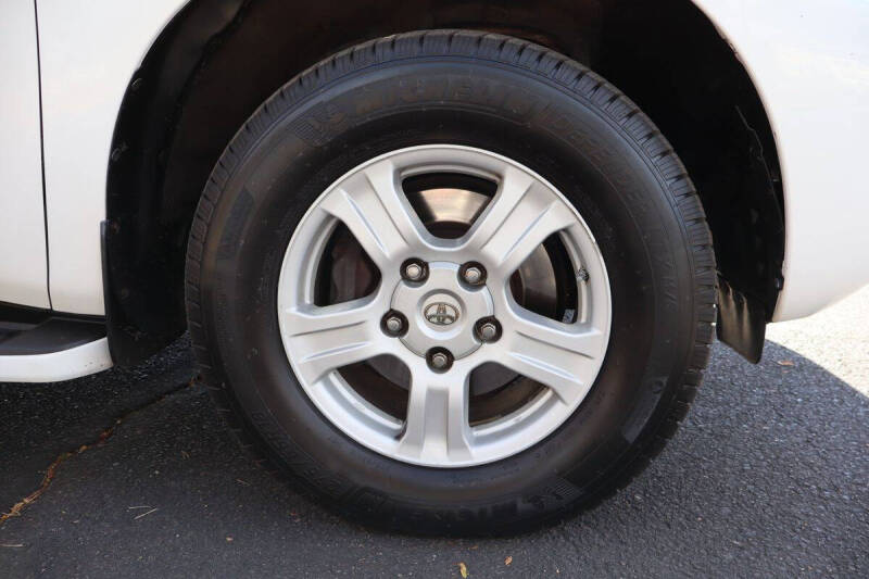 2010 Toyota Sequoia SR5